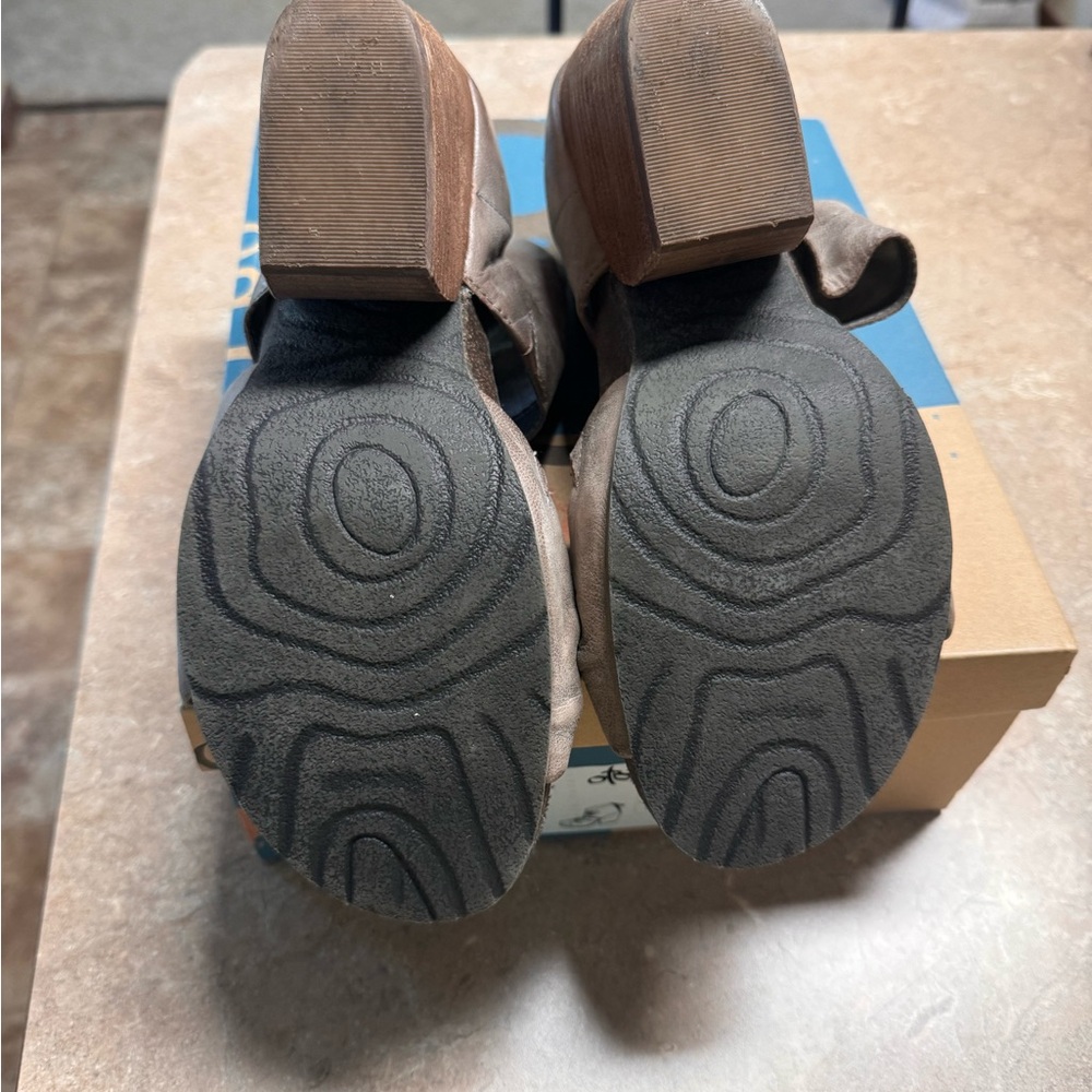 Off The Beaten Track (Otbt) Sandals View 3